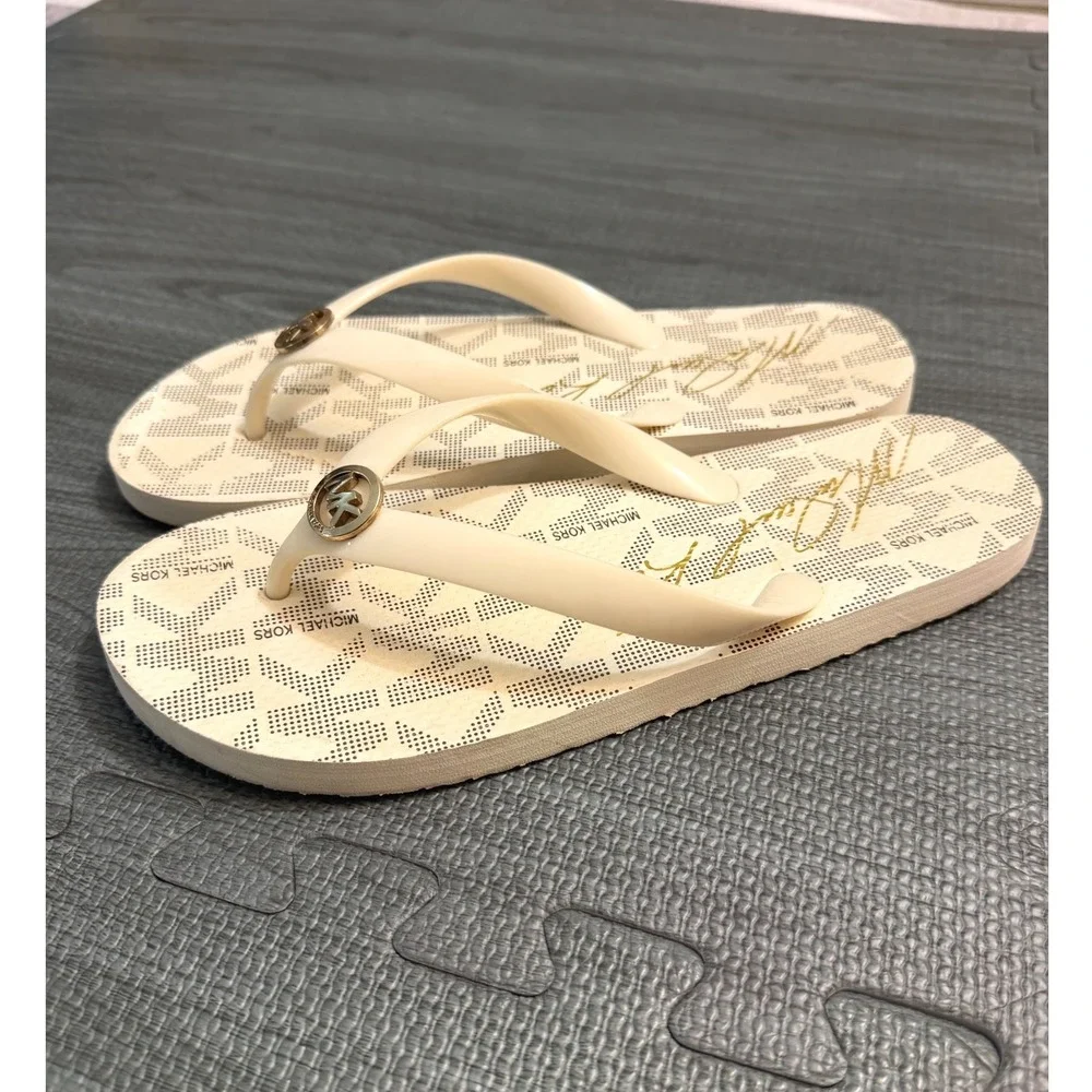 Michael Kors Womens Cream Monogram Logo Flip Flop Sandals Gold Medallion Size 8